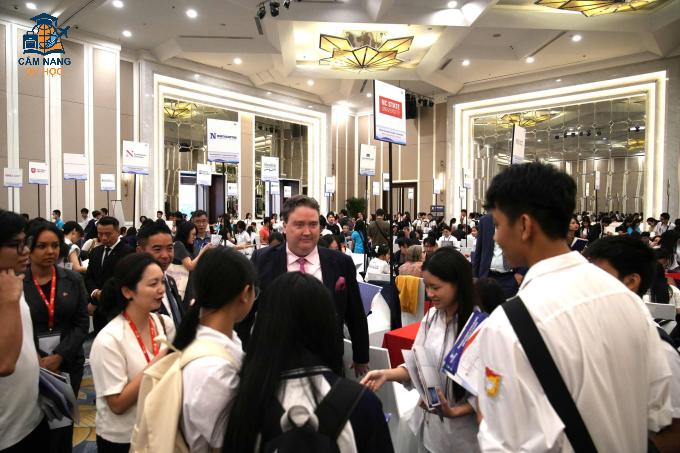 Đại sứ Mỹ: Chính sách visa du học cơ bản không thay đổi