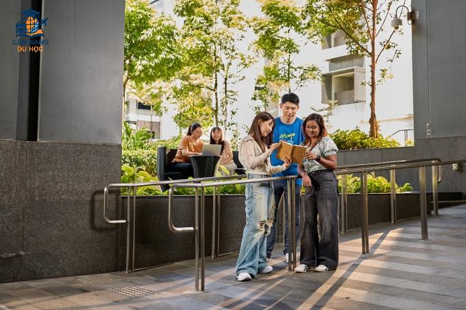 NUS có nhiều chính sách hỗ trợ cho sinh viên quốc tế theo học chương tình thạc sĩ part-time lẫn full-time. Ảnh: NUS
