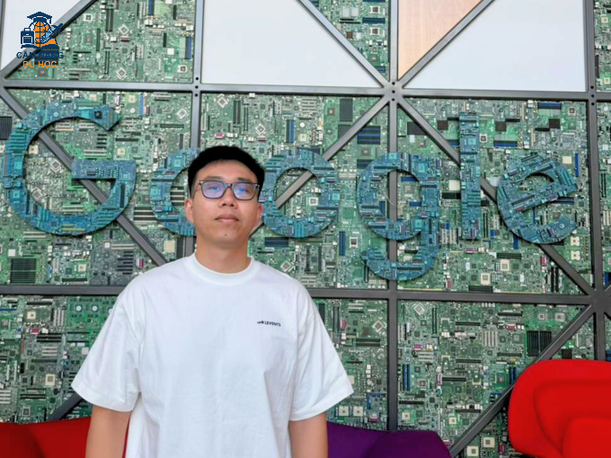 Trung Hiếu tại nơi làm việc. Ảnh: Nhân vật cung cấp