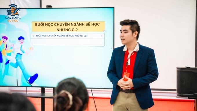 Buổi khai giảng khóa học B2 chuyên ngành Chăm sóc sức khỏe dành cho học viên SHD. Ảnh: SHD Education