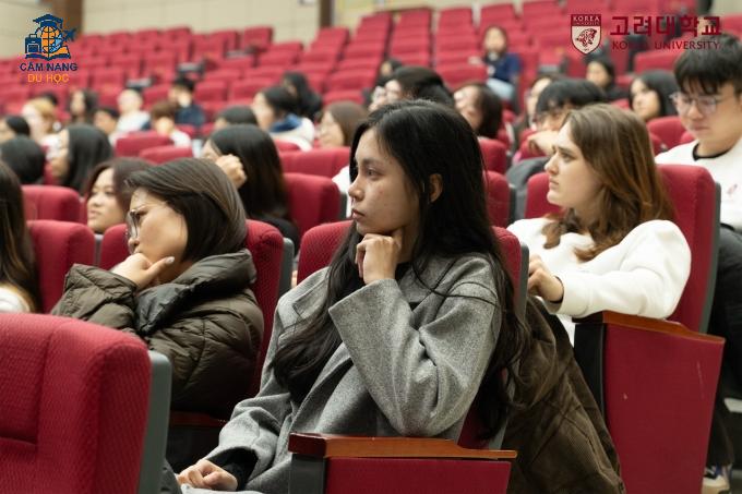 Du học sinh tại Đại học Hàn Quốc. Ảnh: Korea University.
