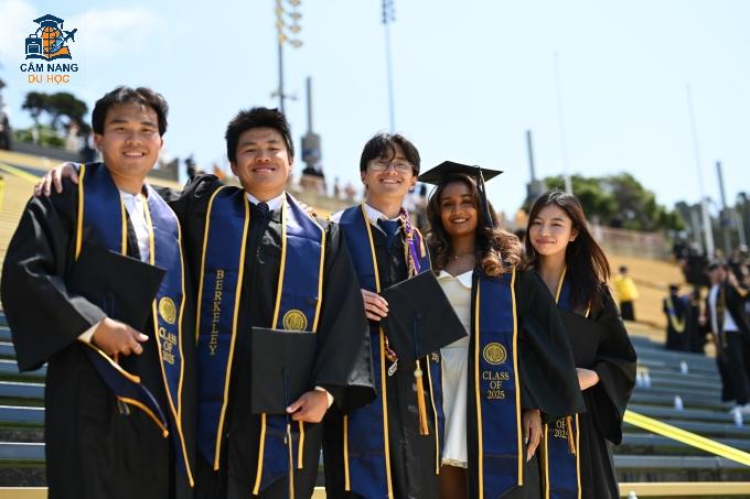 Sinh viên trong lễ tốt nghiệp tại Đại học California-Berkeley, Mỹ. Ảnh: UC Berkeley Fanpage