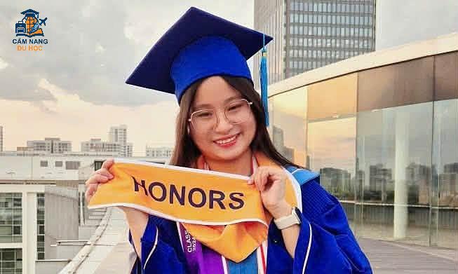 Đồng Hải Yến trong ngày tốt nghiệp Đại học Fulbright Việt Nam. Ảnh: Nhân vật cung cấp