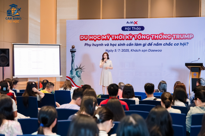 Bà Hương Đào chia sẻ tại sự kiện của AMVNX Ảnh: AMVNX