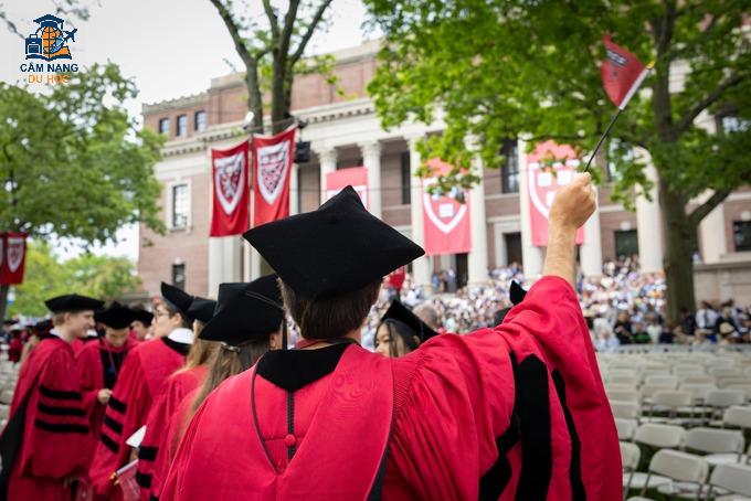 Sinh viên Harvard trong ngày tốt nghiệp. Ảnh: Fanpage trường