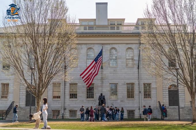 Một góc khuôn viên Đại học Harvard. Ảnh: The Harvard Crimson
