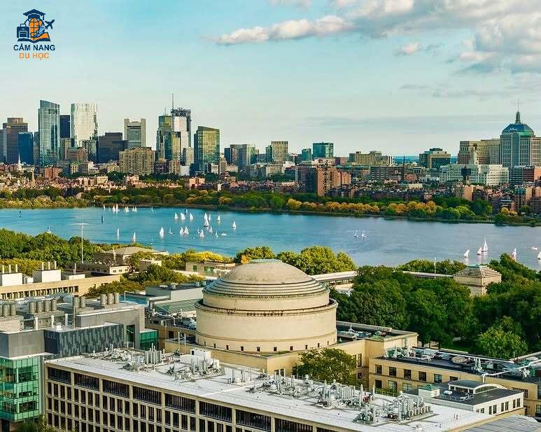 Viện Công nghệ Massachusetts nhìn từ trên cao. Ảnh: Fanpage trường