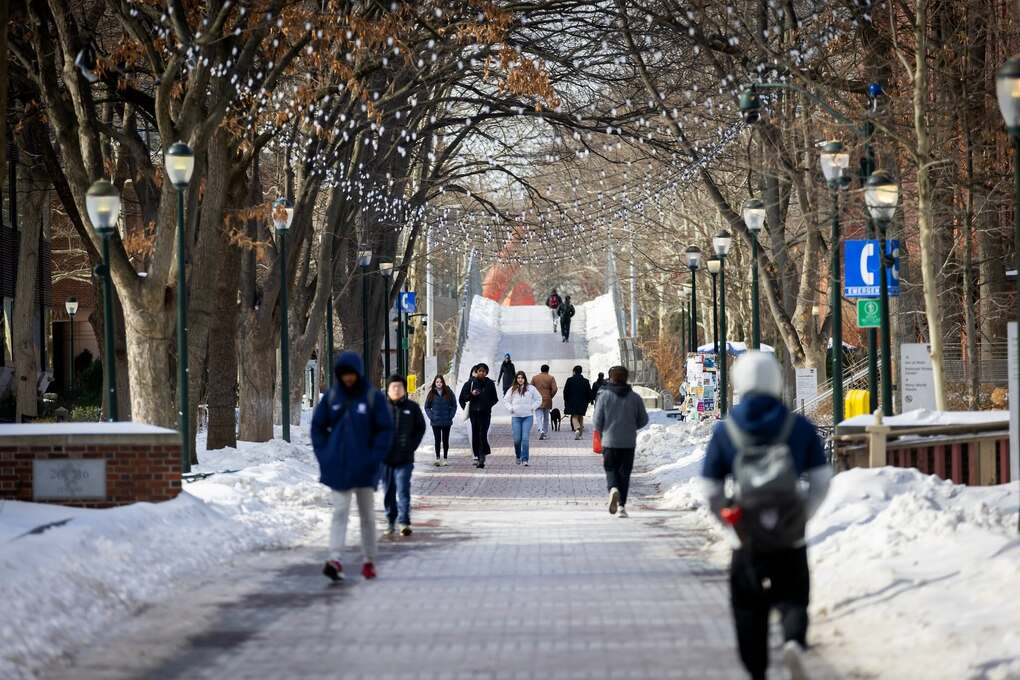 Một góc trong khuôn viên Đại học Pennsylvania, Mỹ. Ảnh: Fanpage trường