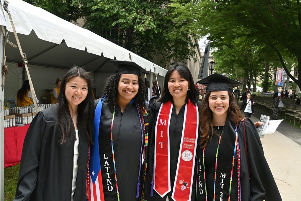 Sinh viên tốt nghiệp Viện Công nghệ Massachusetts (Mỹ), năm 2025. Ảnh: MITStudents